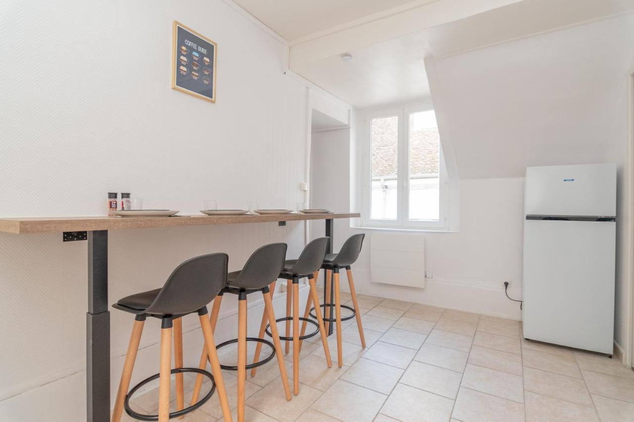 Appartement Cosy Au Centre Ville Avec Garage Чалон-Сур-Салне Экстерьер фото